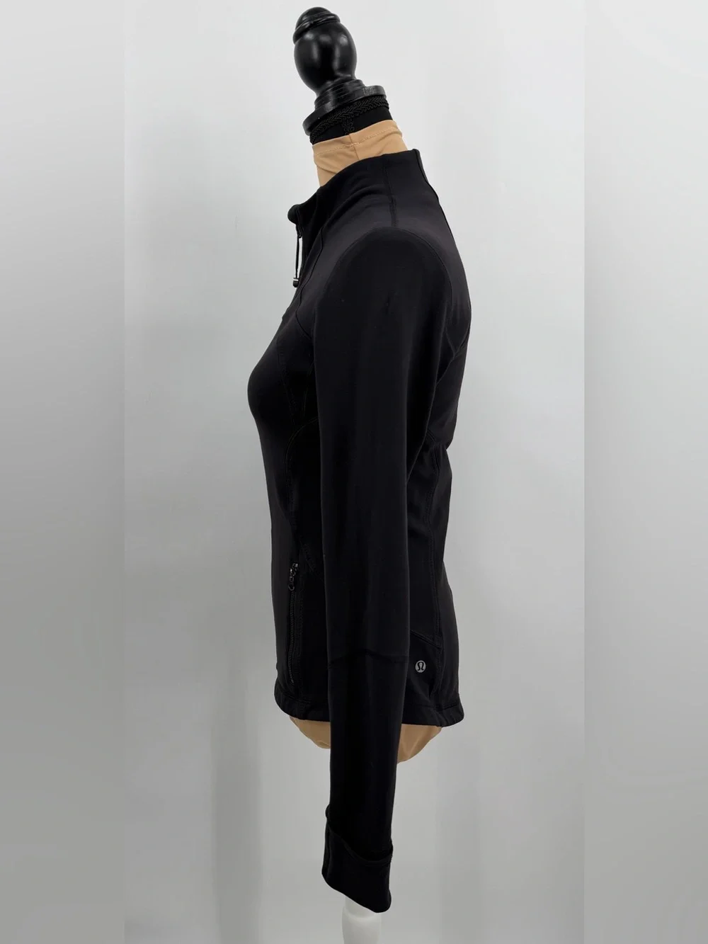 Lululemon Forme Jacket Black Full Zip Thumbholes Size 6 athleisure yoga Pilates